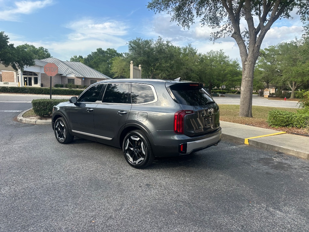 2023 Kia Telluride S photo