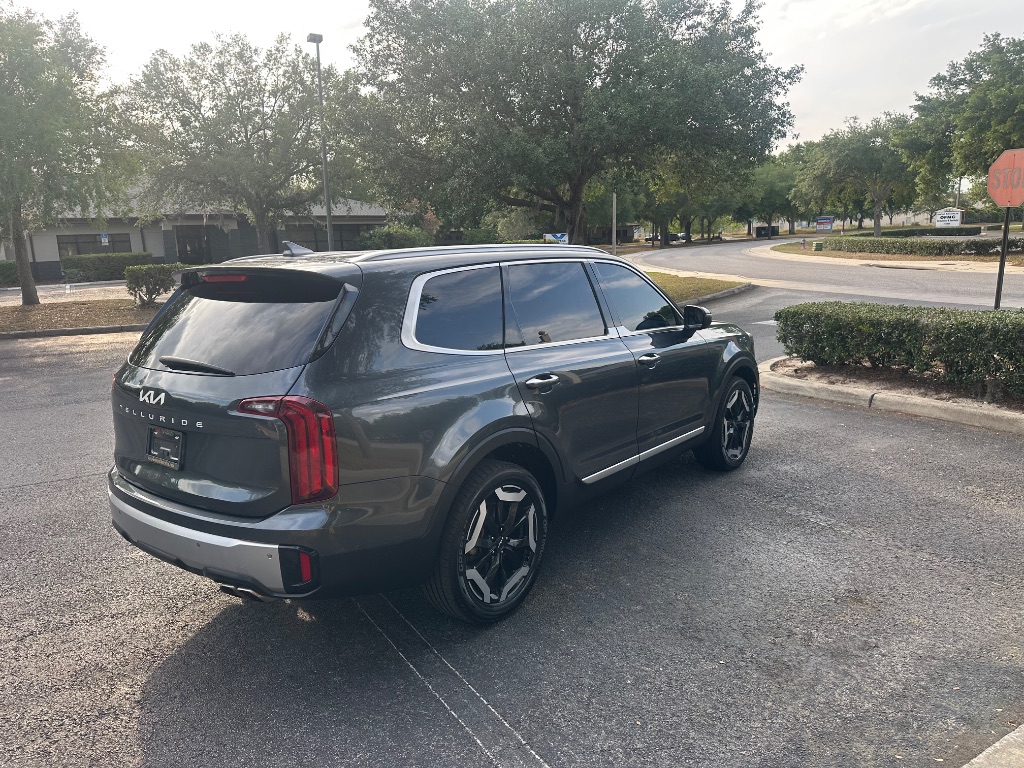 2023 Kia Telluride S photo