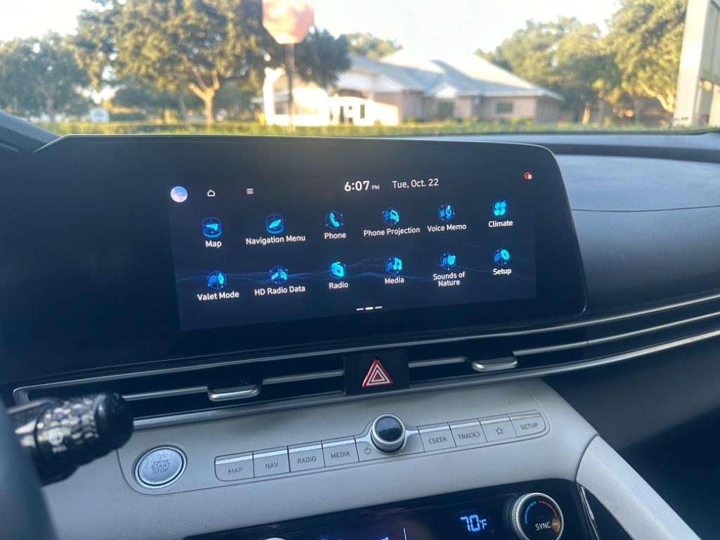 2021 Hyundai Elantra Limited photo