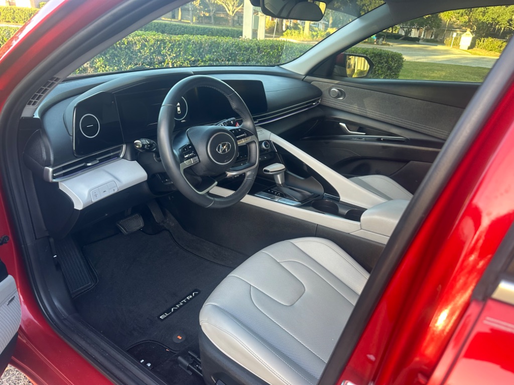 2021 Hyundai Elantra Limited photo