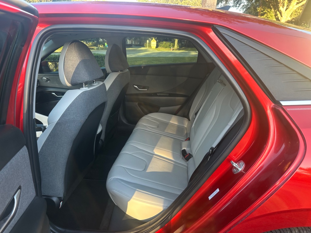 2021 Hyundai Elantra Limited photo