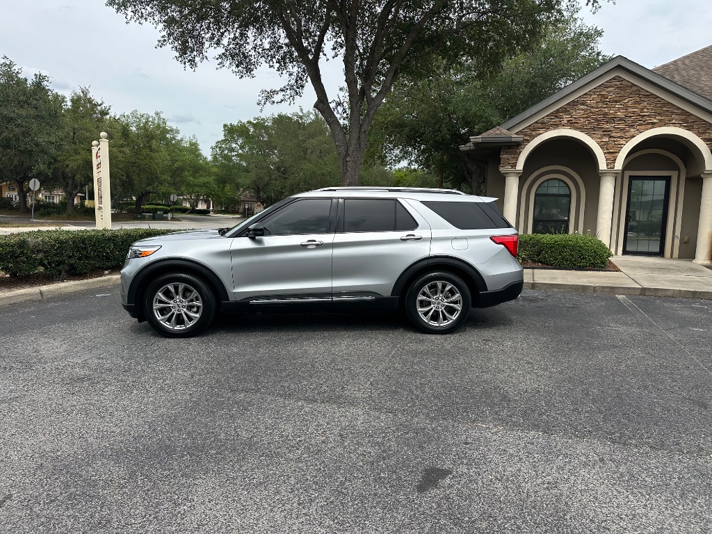 2022 Ford Explorer Limited photo