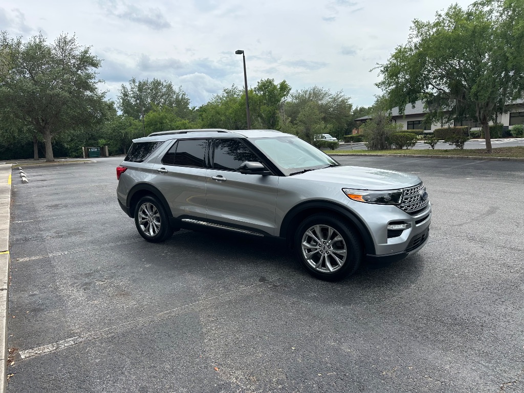 2022 Ford Explorer Limited photo