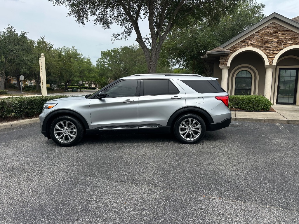 2022 Ford Explorer Limited photo