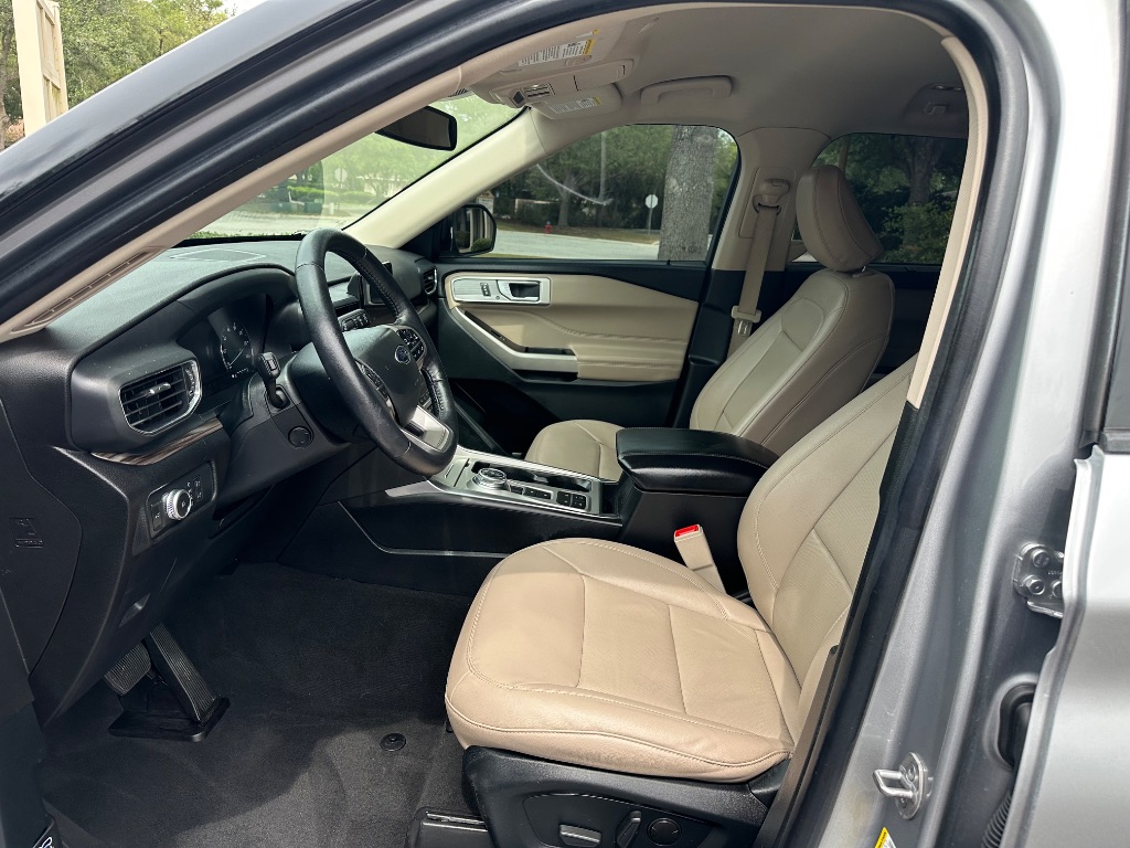 2022 Ford Explorer Limited photo