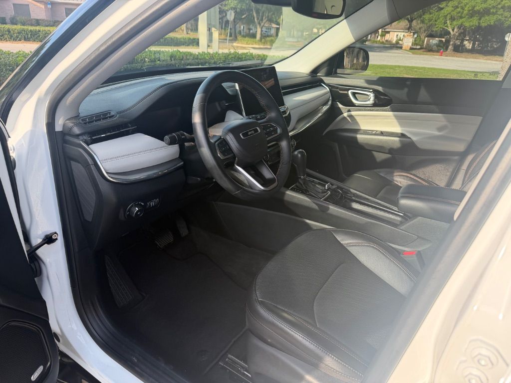 2022 Jeep Compass - $24,988