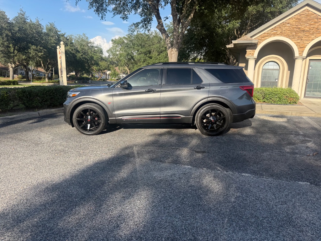 2020 Ford Explorer - $31,988