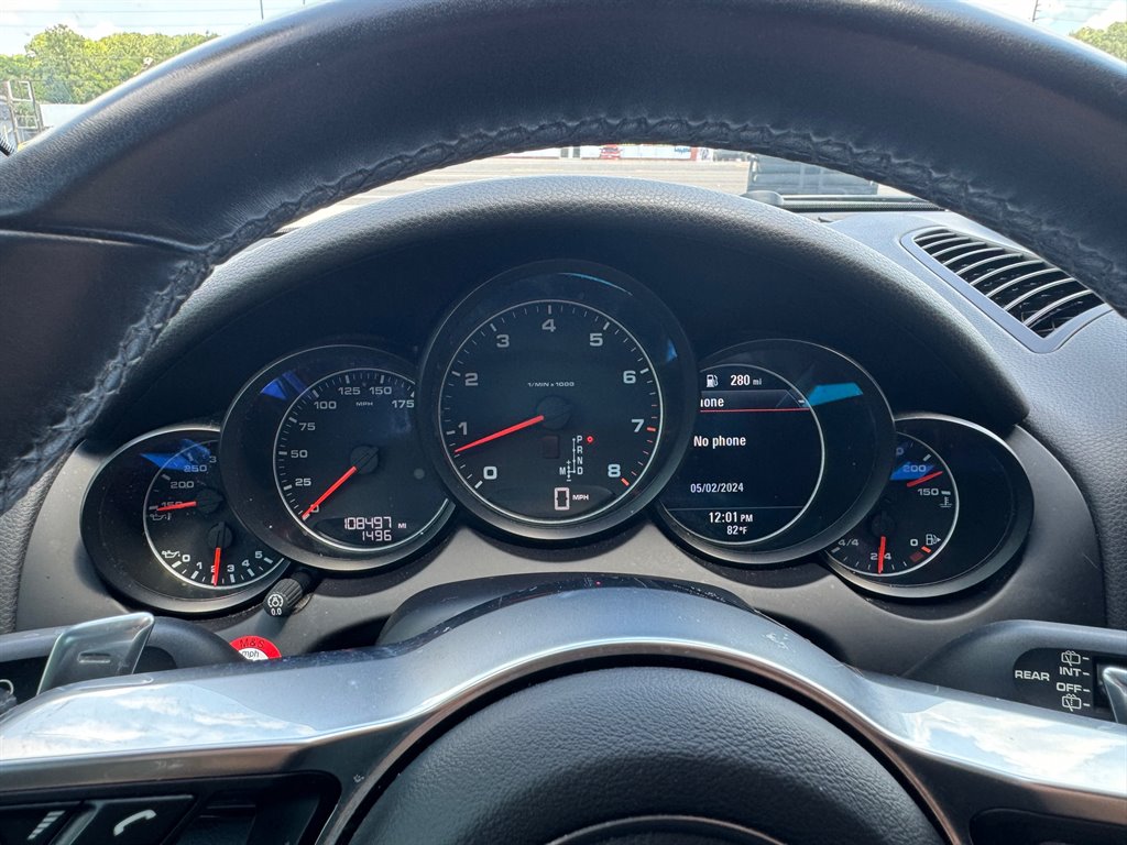 2018 Porsche Cayenne Platinum Edition photo