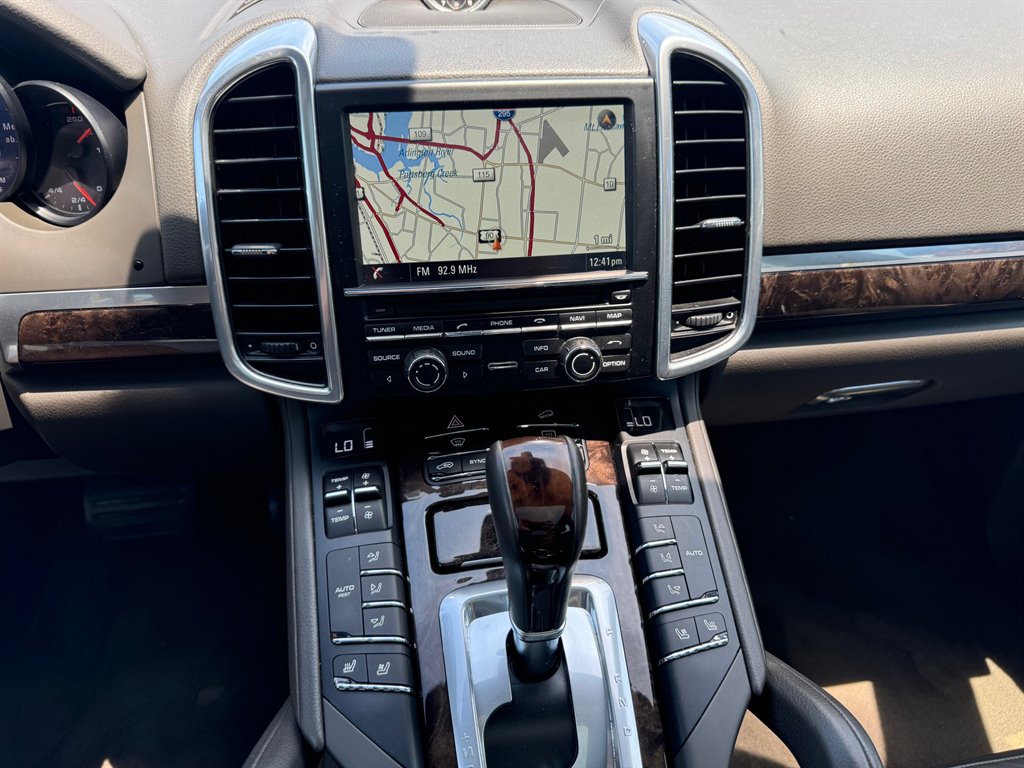 2016 Porsche Cayenne  photo