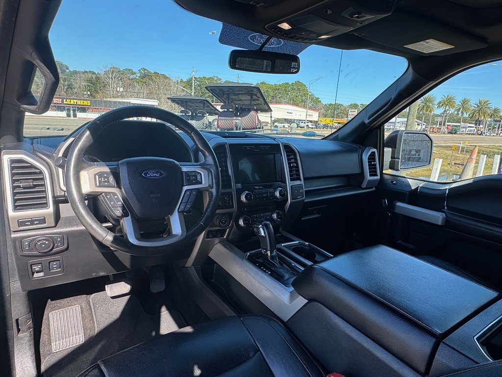 2018 Ford F150 Lariat photo