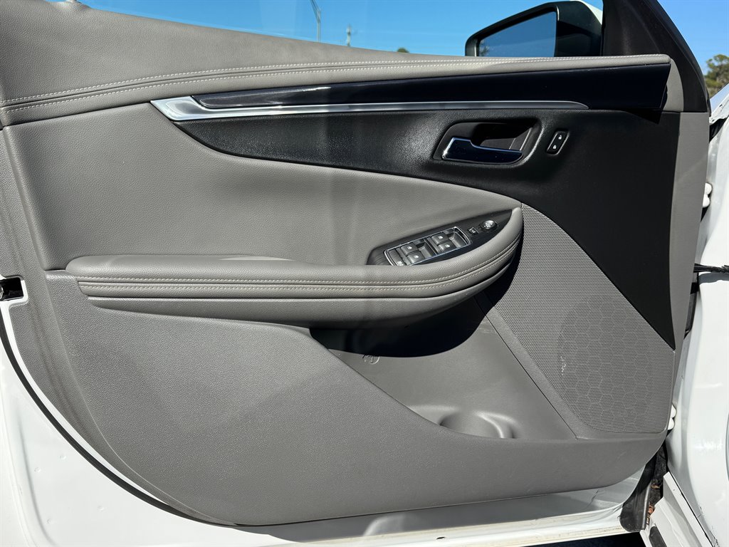 2018 Chevrolet Impala LT photo