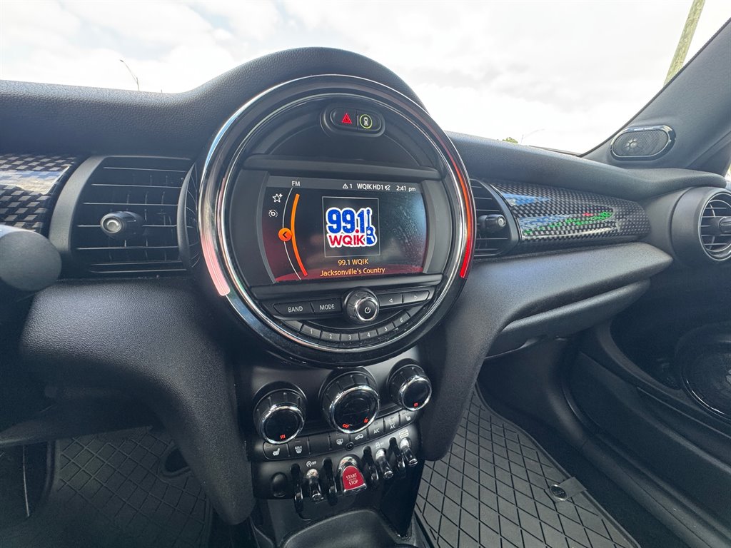 2019 MINI Cooper S photo
