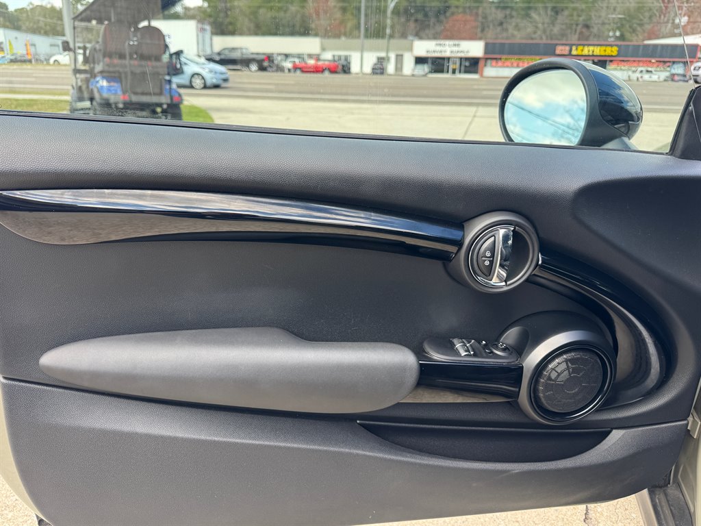 2019 MINI Cooper S photo