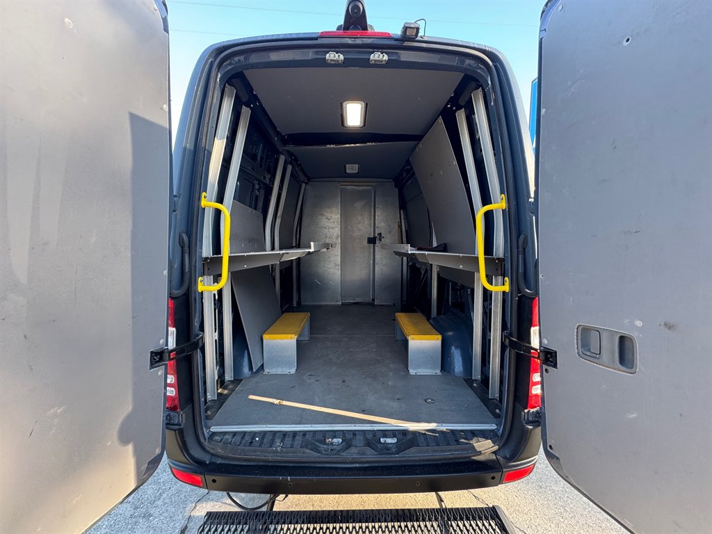 2018 Mercedes-Benz Sprinter 2500 STD Roof photo