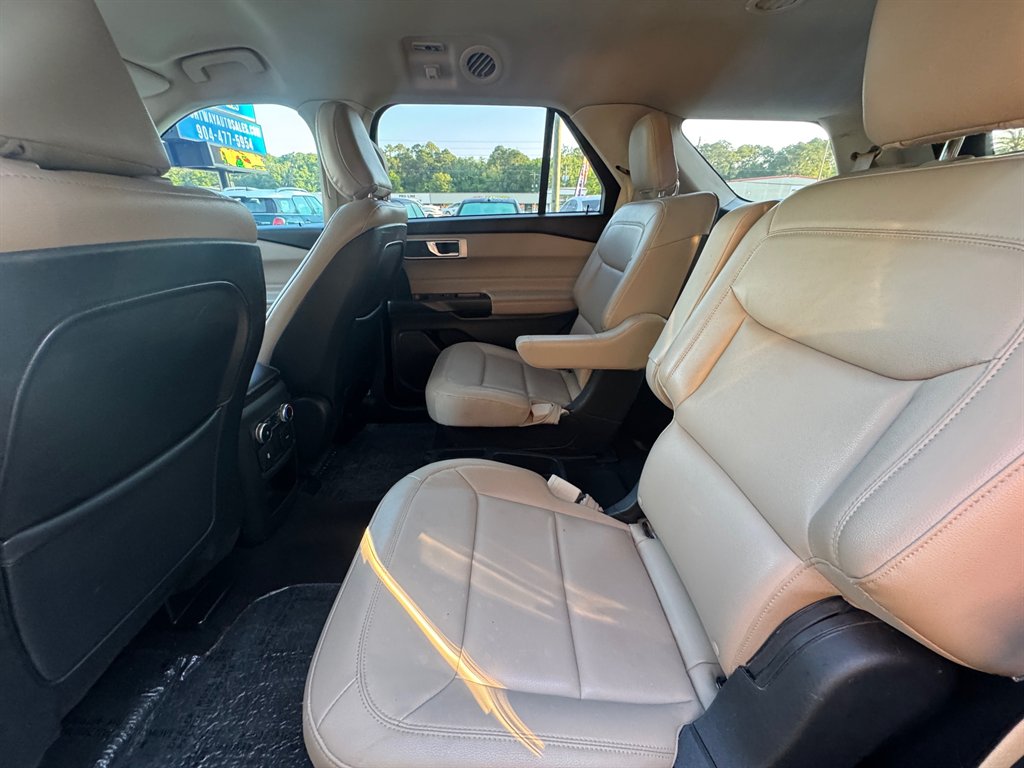 2020 Ford Explorer XLT photo