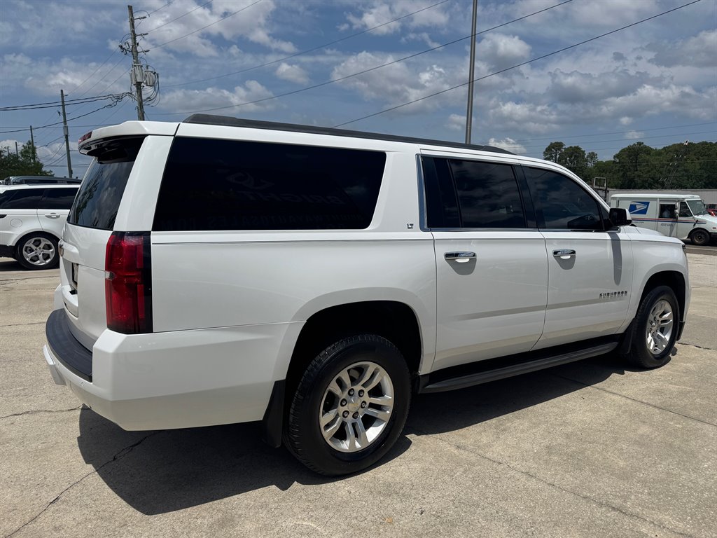 2018 Chevrolet Suburban 1500 LT photo