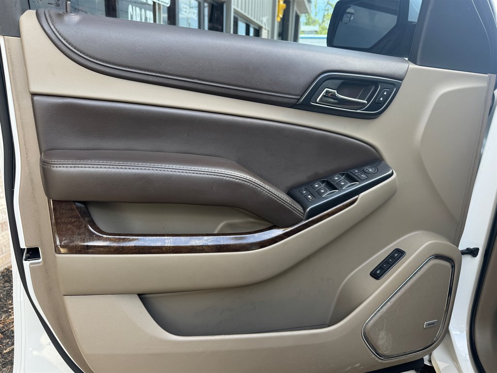 2018 Chevrolet Suburban 1500 LT photo
