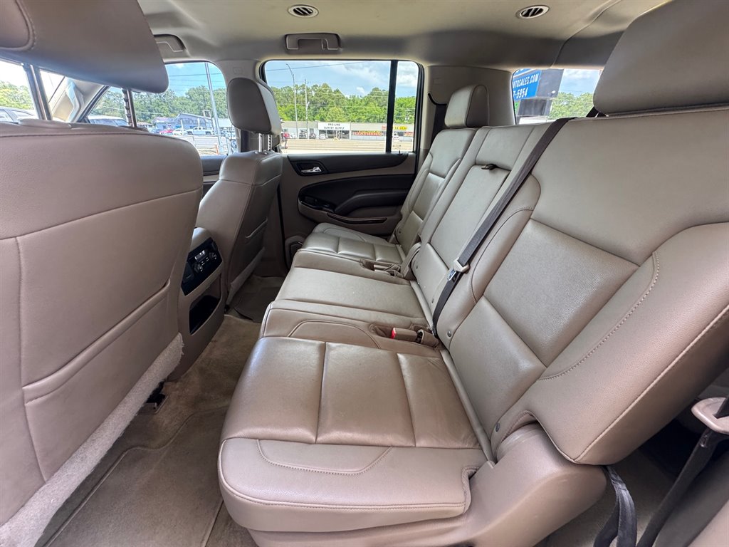 2018 Chevrolet Suburban 1500 LT photo