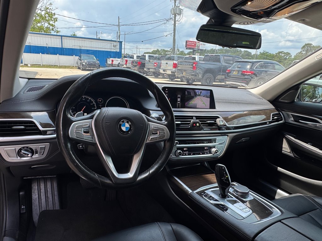 2019 BMW 7-Series 740i photo