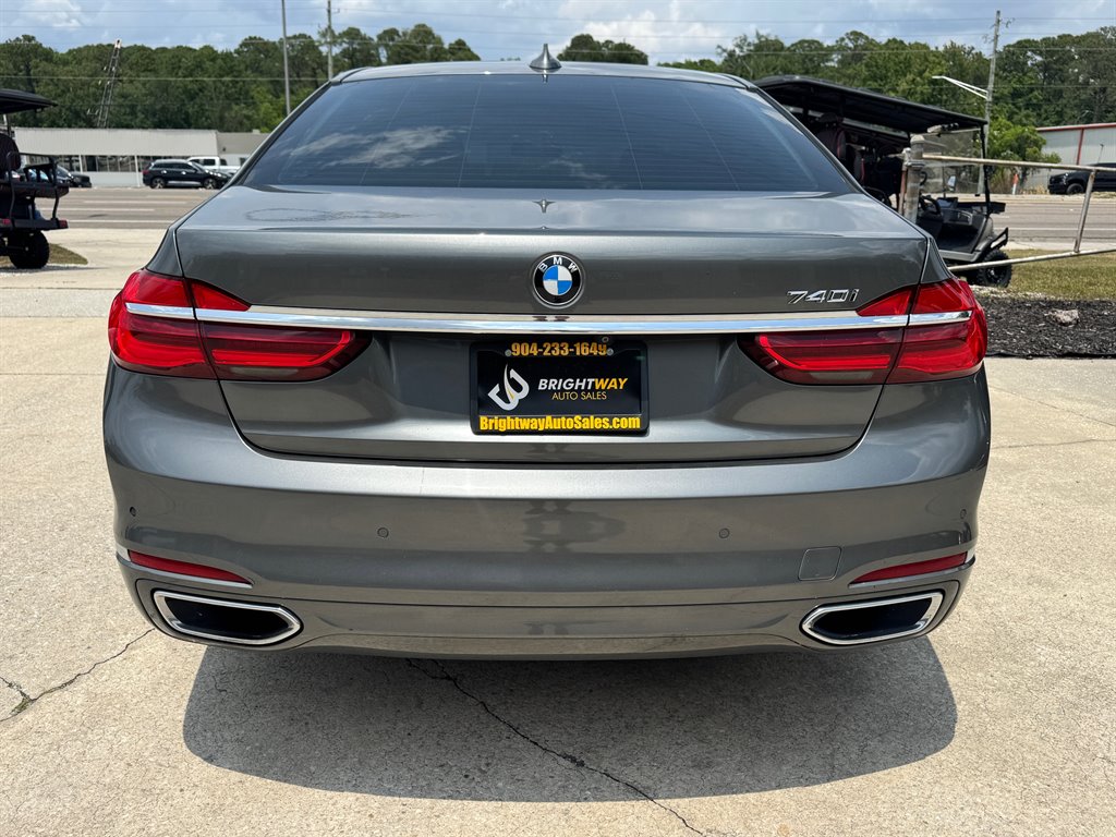2019 BMW 7-Series 740i photo
