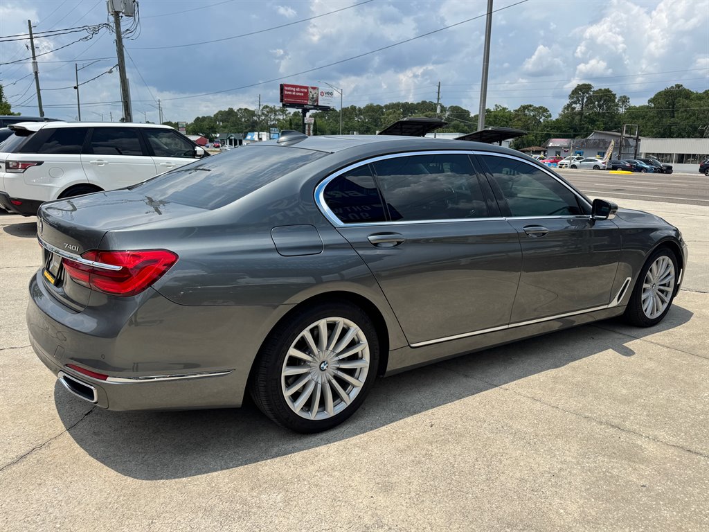 2019 BMW 7-Series 740i photo
