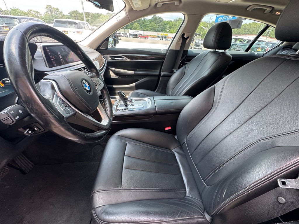 2019 BMW 7-Series 740i photo
