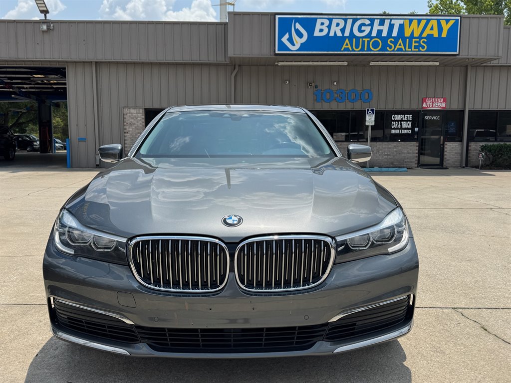 2019 BMW 7-Series 740i photo