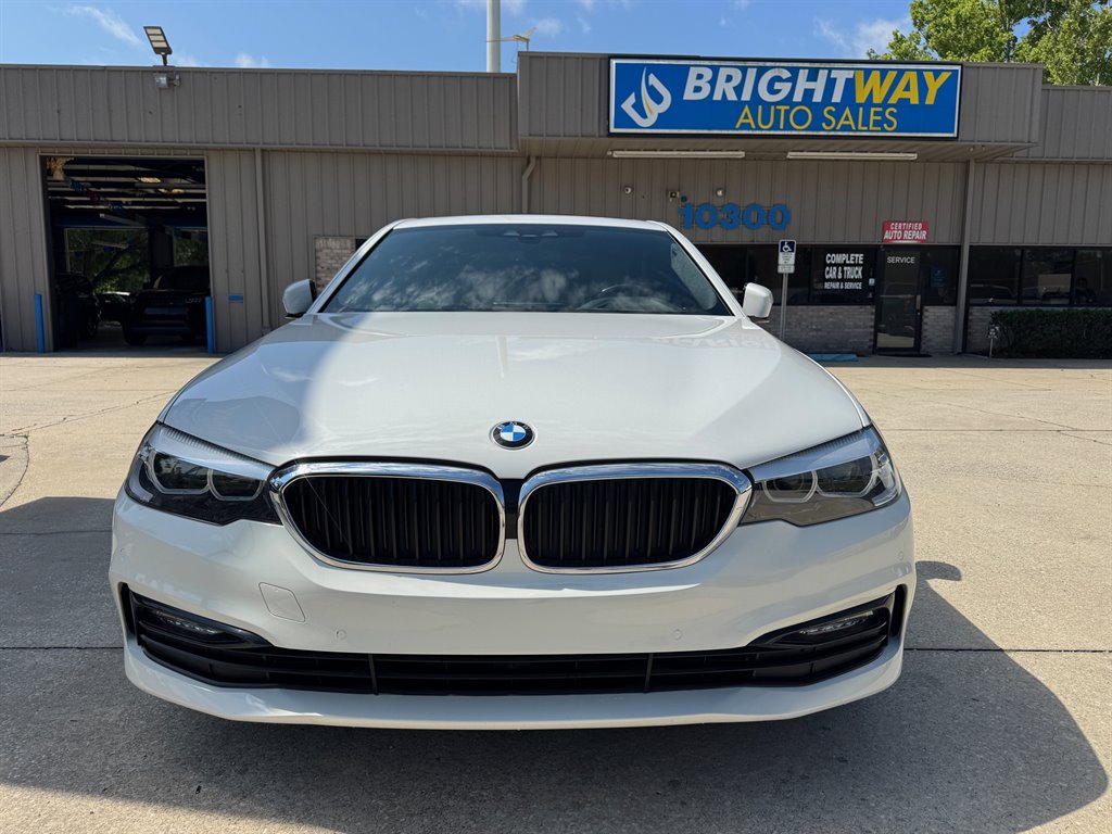 2018 BMW 5-Series 530i photo