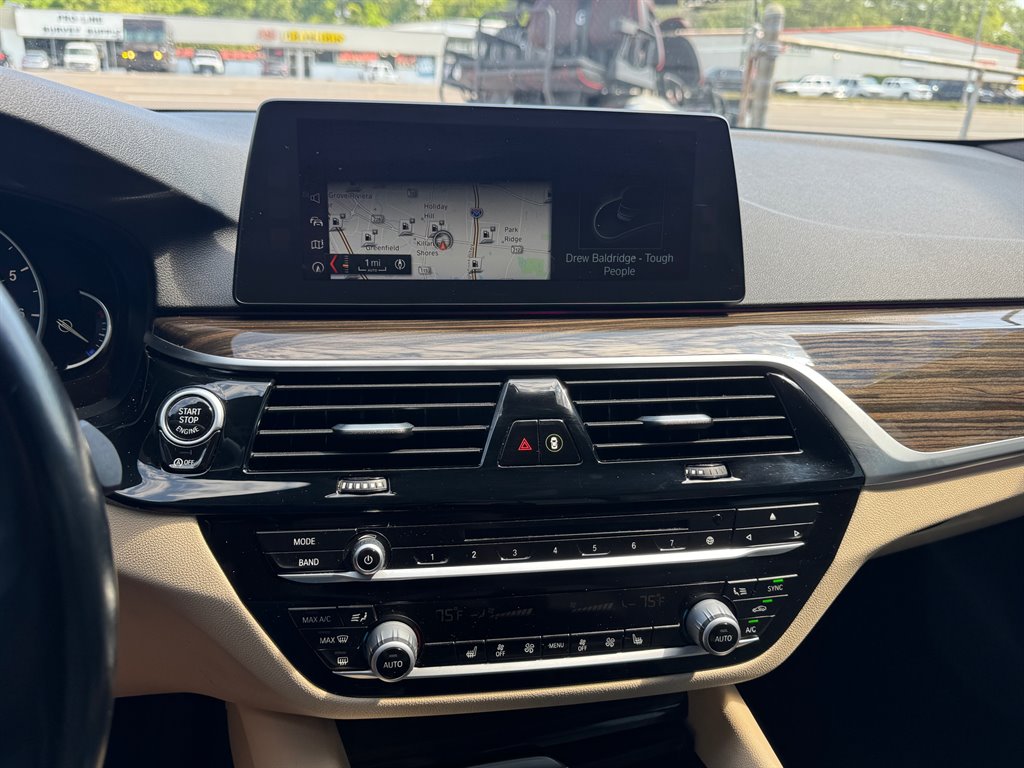 2018 BMW 5-Series 530i photo