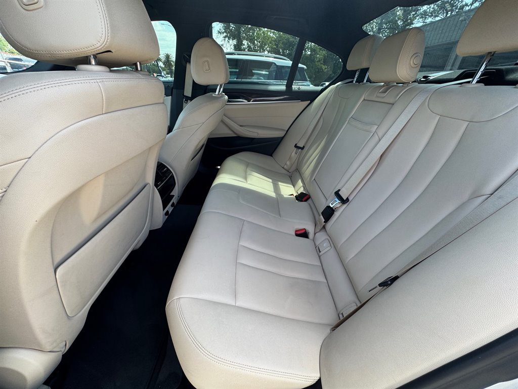 2018 BMW 5-Series 530i photo