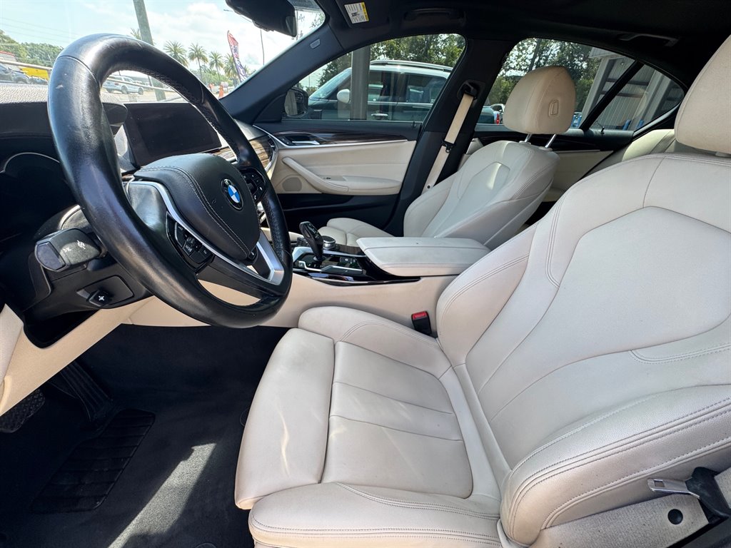 2018 BMW 5-Series 530i photo