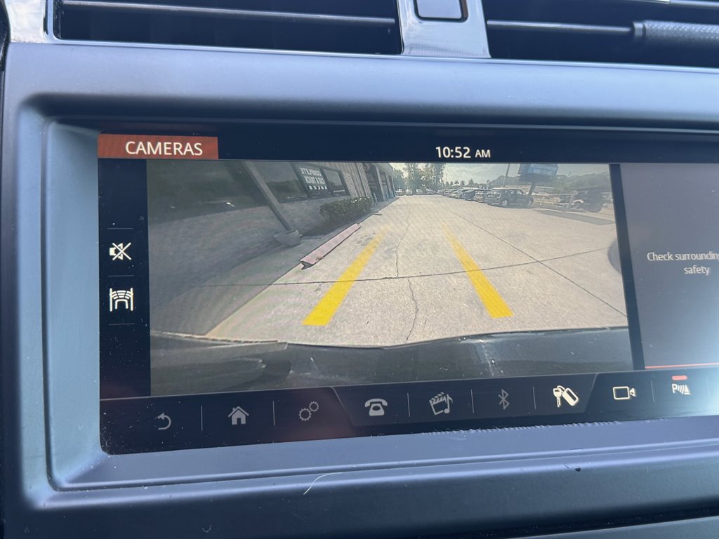 2020 Land Rover Discovery SE photo