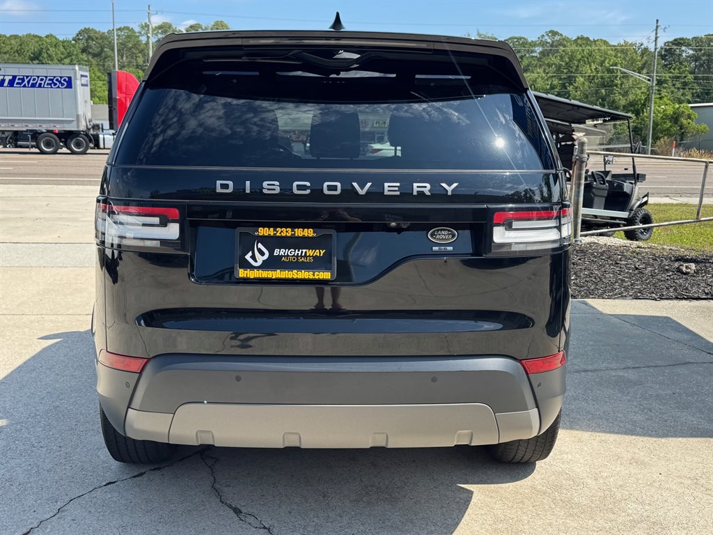 2020 Land Rover Discovery SE photo