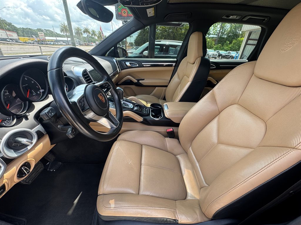 2018 Porsche Cayenne Platinum Edition photo