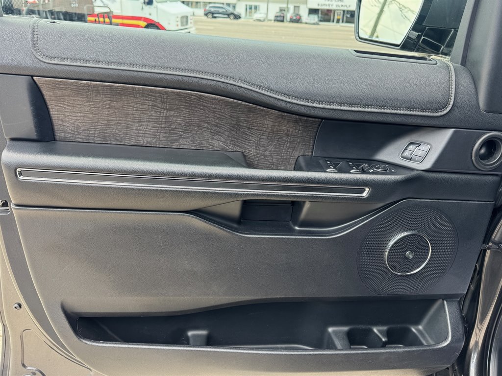 2018 Ford Expedition Max Limited photo