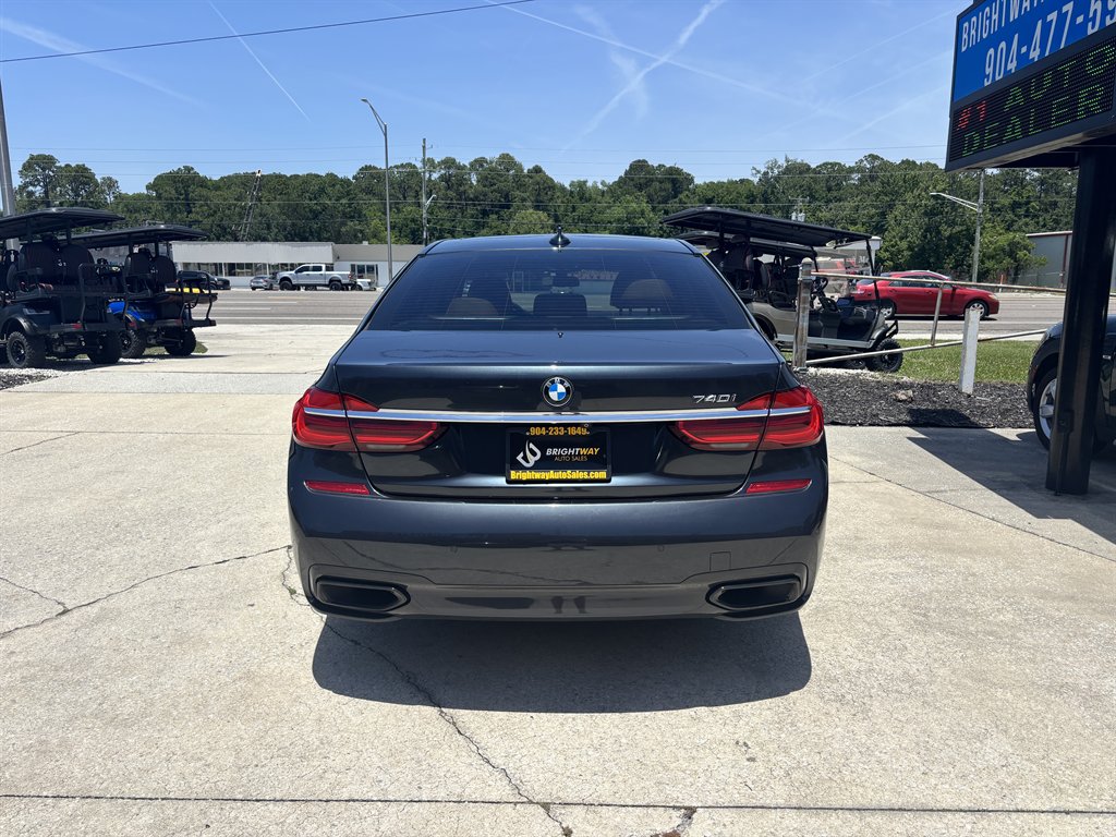 2016 BMW 7-Series 740i photo