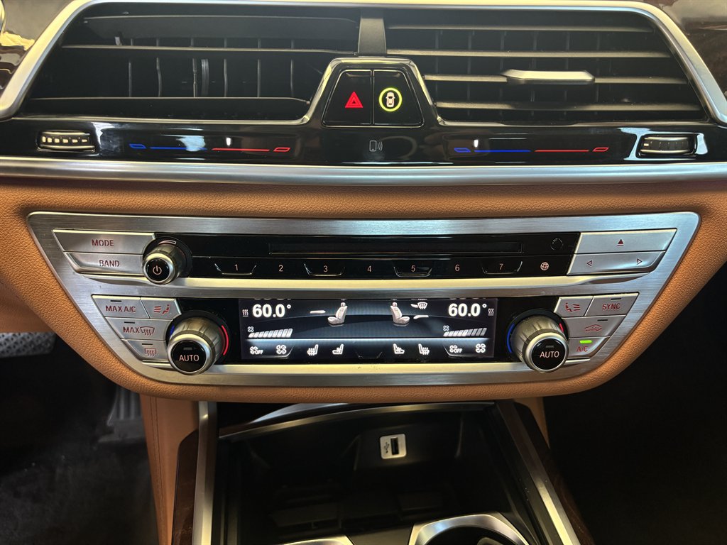 2016 BMW 7-Series 740i photo