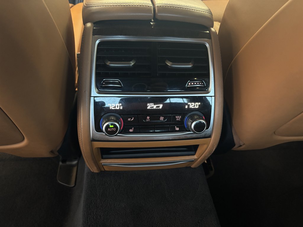 2016 BMW 7-Series 740i photo