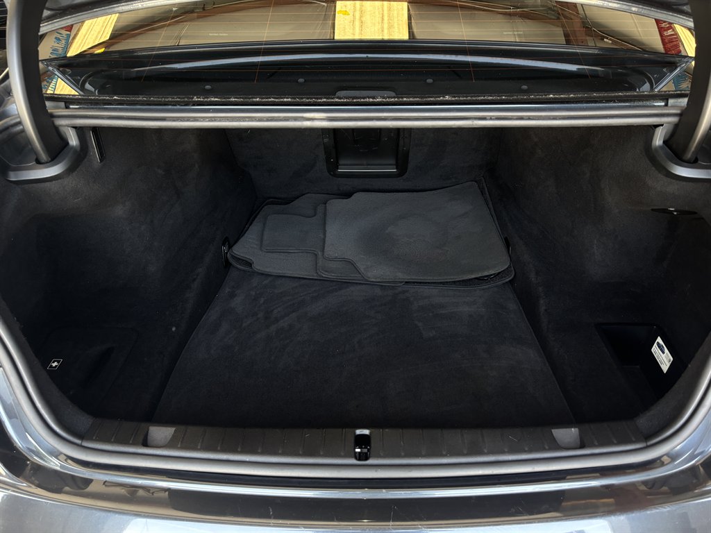 2016 BMW 7-Series 740i photo