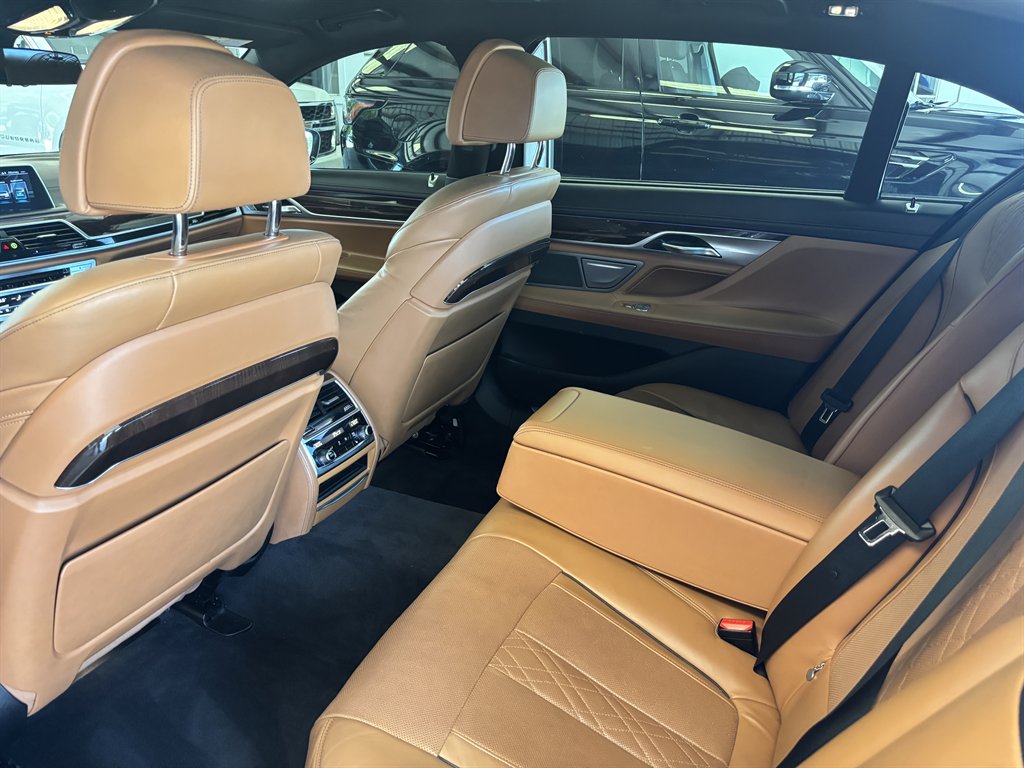 2016 BMW 7-Series 740i photo
