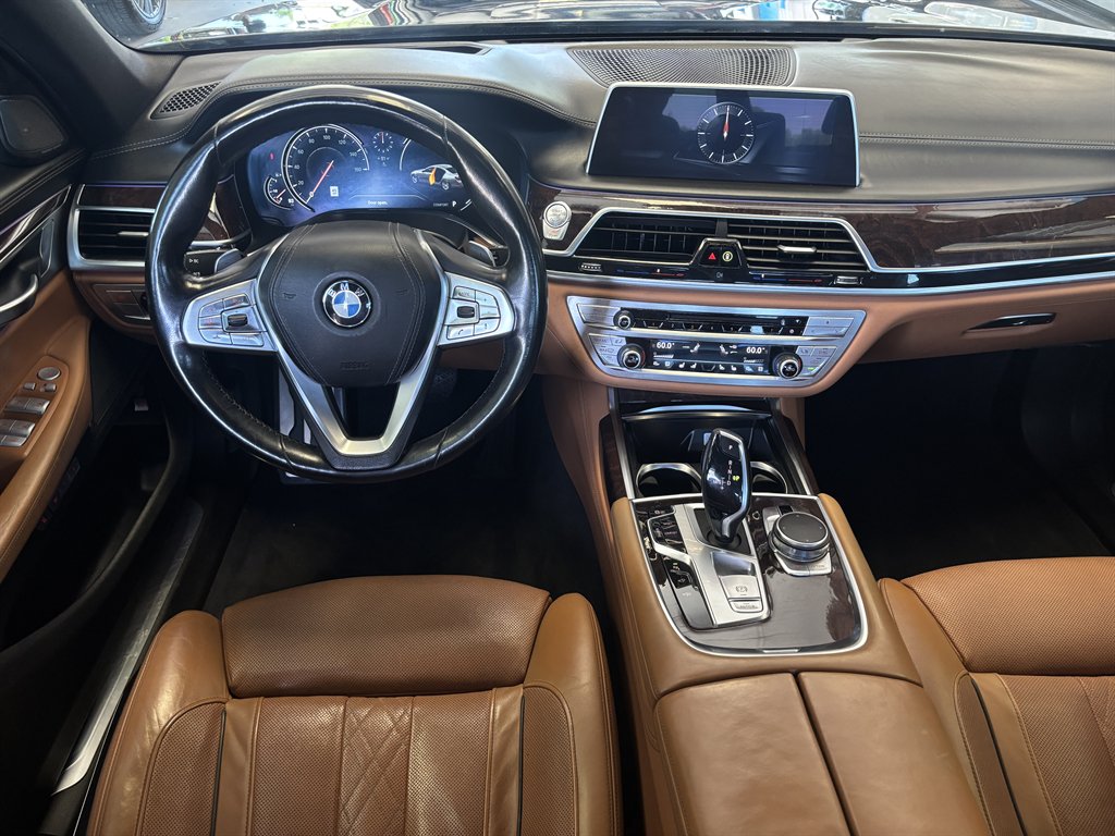 2016 BMW 7-Series 740i photo