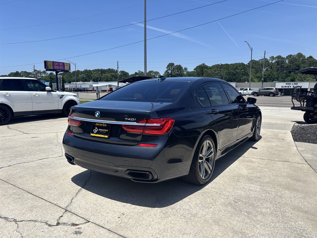 2016 BMW 7-Series 740i photo