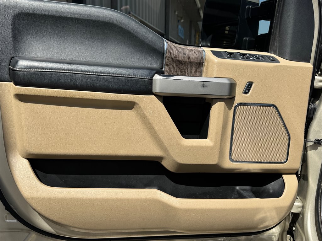 2017 Ford F250sd Lariat photo