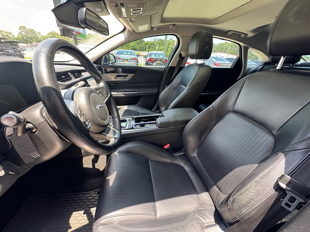 2018 Jaguar XF 25t Prestige photo