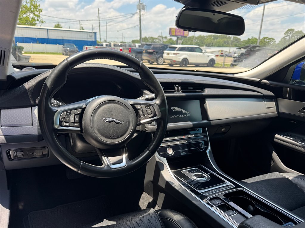 2018 Jaguar XF 25t Prestige photo
