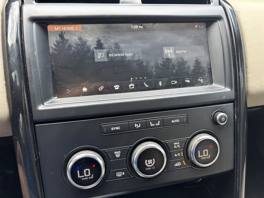 2020 Land Rover Discovery - $17,900
