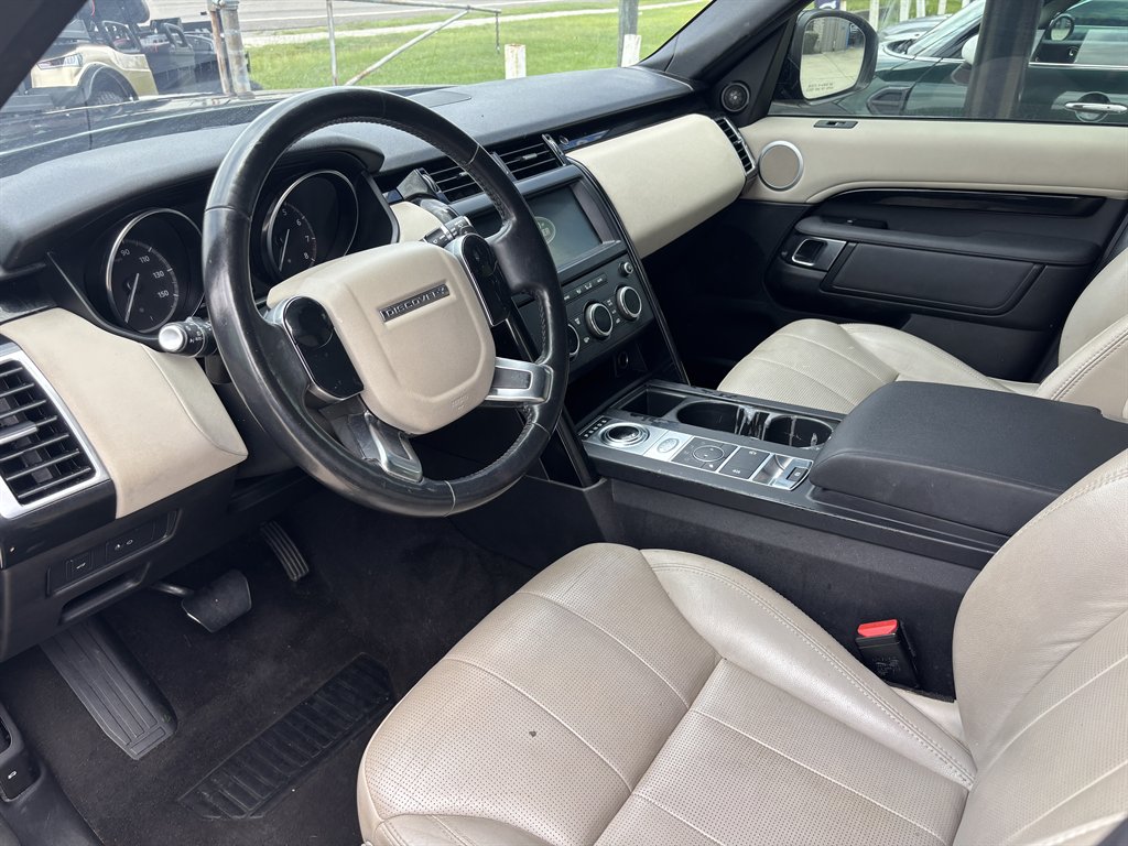 2020 Land Rover Discovery - $17,900