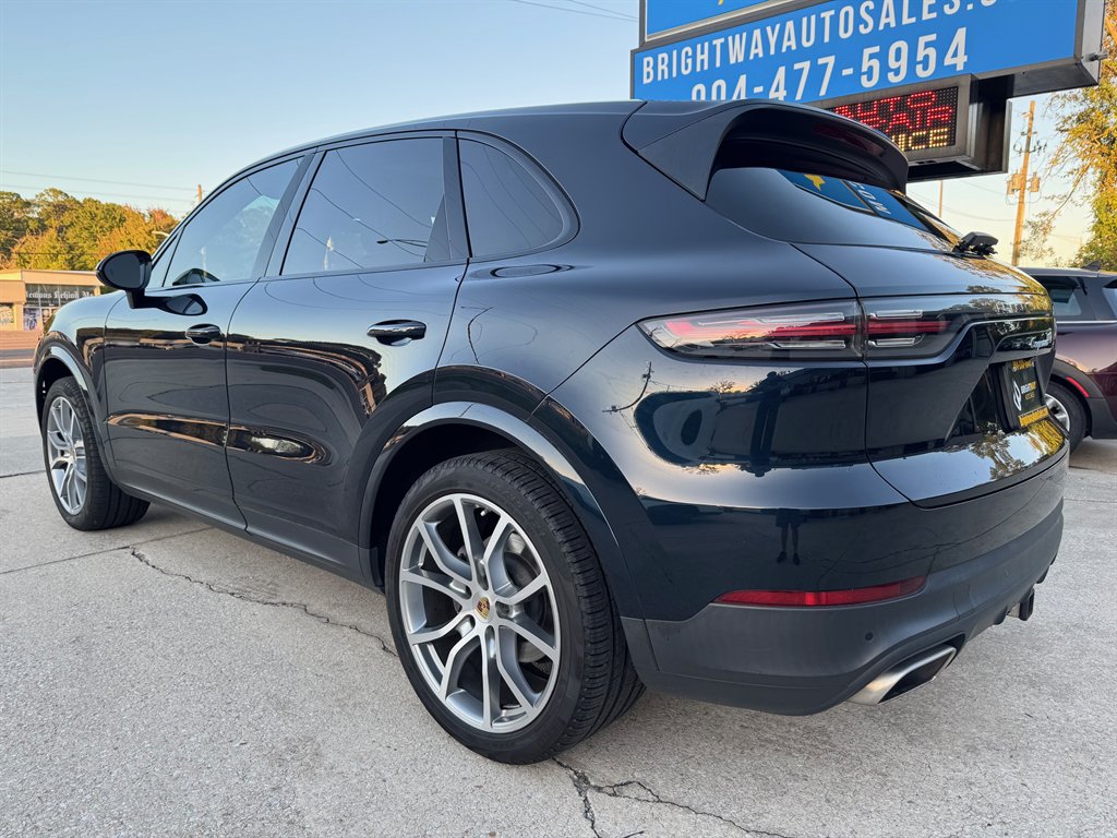 2019 Porsche Cayenne - $29,900