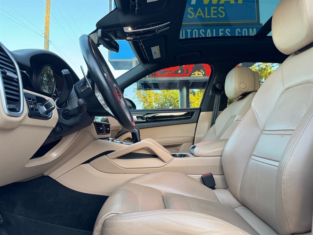 2019 Porsche Cayenne - $29,900