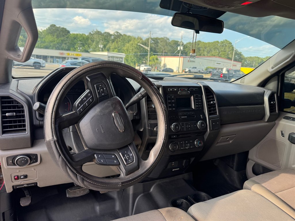 2017 Ford F-350 - $27,900